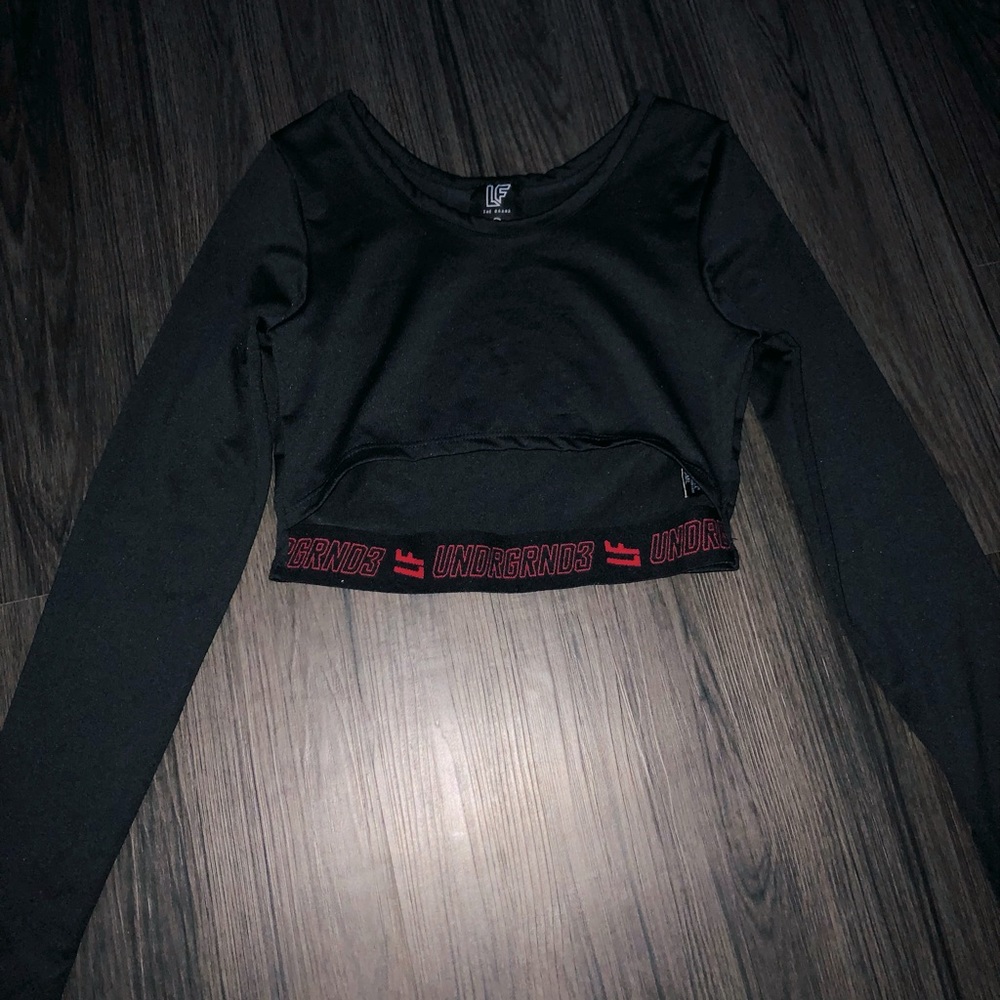 LF black crop top 🖤